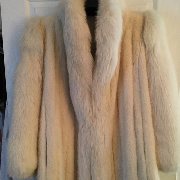 Sold!! ELEGANT BEMBERG WHITE FOX MINK FUR COAT - Picture 4 of 8